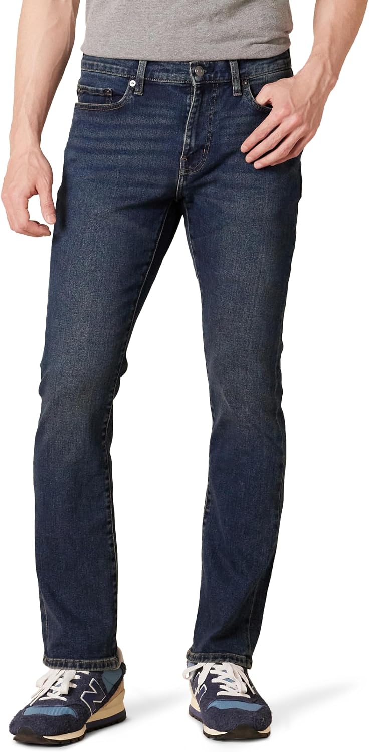 Amazon Essentials Men's Jeans, Slim Fit Stretch, Bootcut - Discontinued Colours, Dark Wash, 31W / 32L