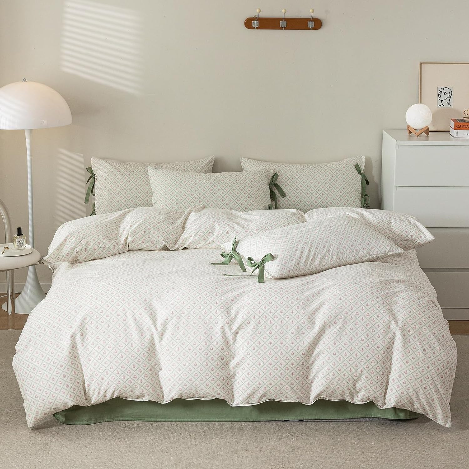 Pink Floral Duvet Cover Queen Cottage Vintage Bedding Set Queen Aesthetic Flower Cute Girls Duvet Cover Set with 2 Green Bowknot Pillow Shams Soft Cotton Grid Plaid Cream Comforter Cover