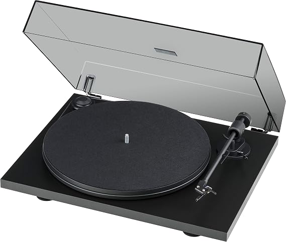 Pro-Ject Primary E - Plug & Play Hi-Fi Turntable with aluminium tonearm, belt-drive system, removable dust cover and Ortofon OM cartridge with diamond stylus